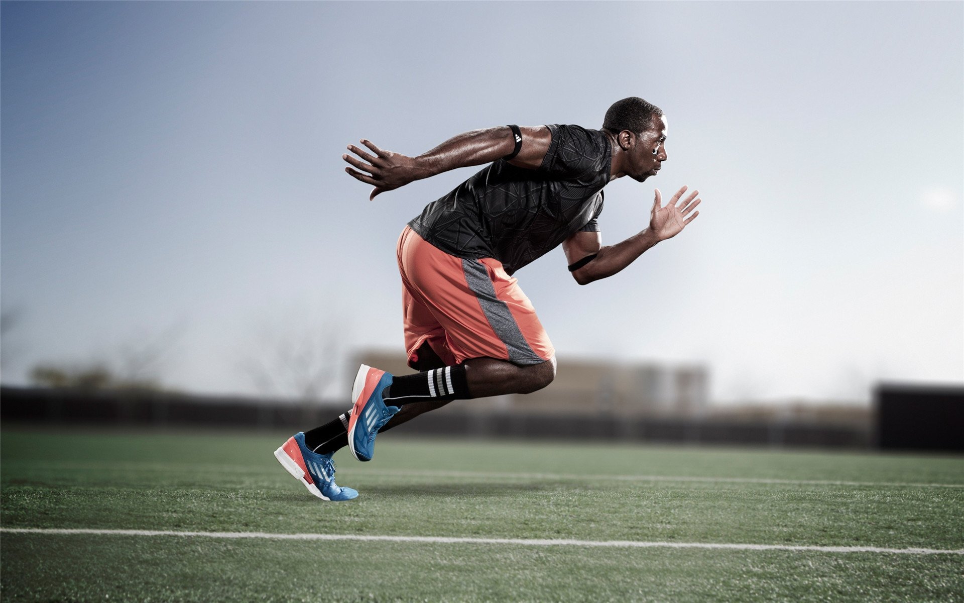 邪不胜正：逆境中勇敢奋战的足球英雄，邪不胜正为主题的故事