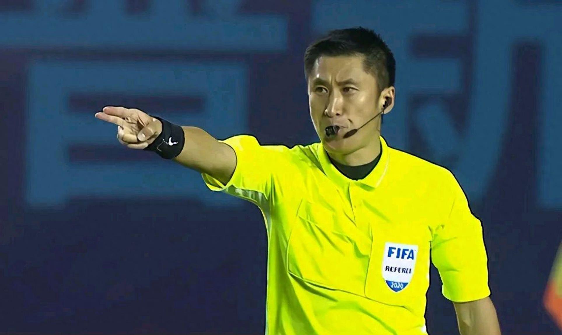 乐鱼体育:中超联赛裁判员接受赛前培训：提升执法水平，确保比赛公正的简单介绍